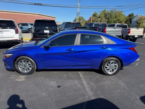 Another view of 2024 Hyundai Elantra SEL for sale in Eminence, KY at Glenn Chevrolet