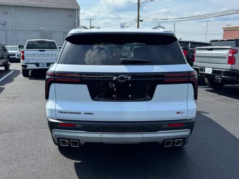 More photos of 2027 Chevrolet Traverse Z71 at Glenn Chevrolet, KY