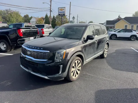 Photos of 2021 Kia Telluride S for sale in Eminence, KY at Glenn Chevrolet