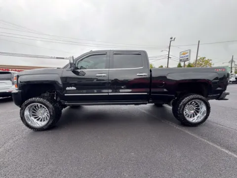 Another view of 2018 Chevrolet Silverado 2500 HD High Country for sale in Eminence, KY at Glenn Chevrolet