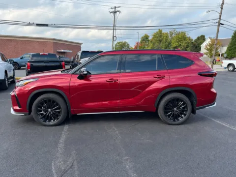 Another view of 2024 Toyota Highlander XSE for sale in Eminence, KY at Glenn Chevrolet