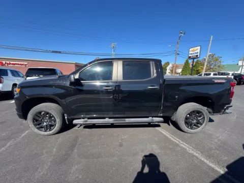 Another view of 2024 Chevrolet Silverado 1500 Custom Trail Boss for sale in Eminence, KY at Glenn Chevrolet