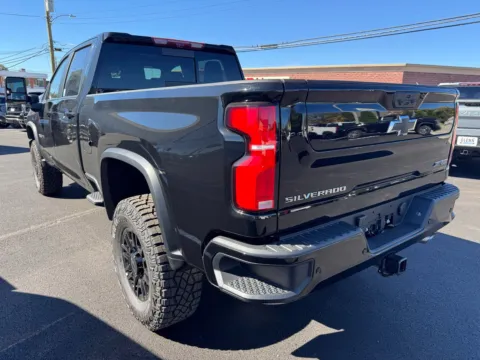 More photos of 2026 Chevrolet Silverado 2500 HD ZR2 at Glenn Chevrolet, KY