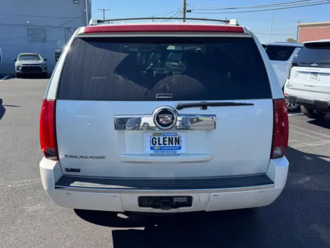 More photos of 2007 Cadillac Escalade at Glenn Chevrolet, KY