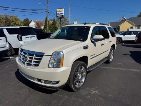 Photos of 2007 Cadillac Escalade for sale in Eminence, KY at Glenn Chevrolet