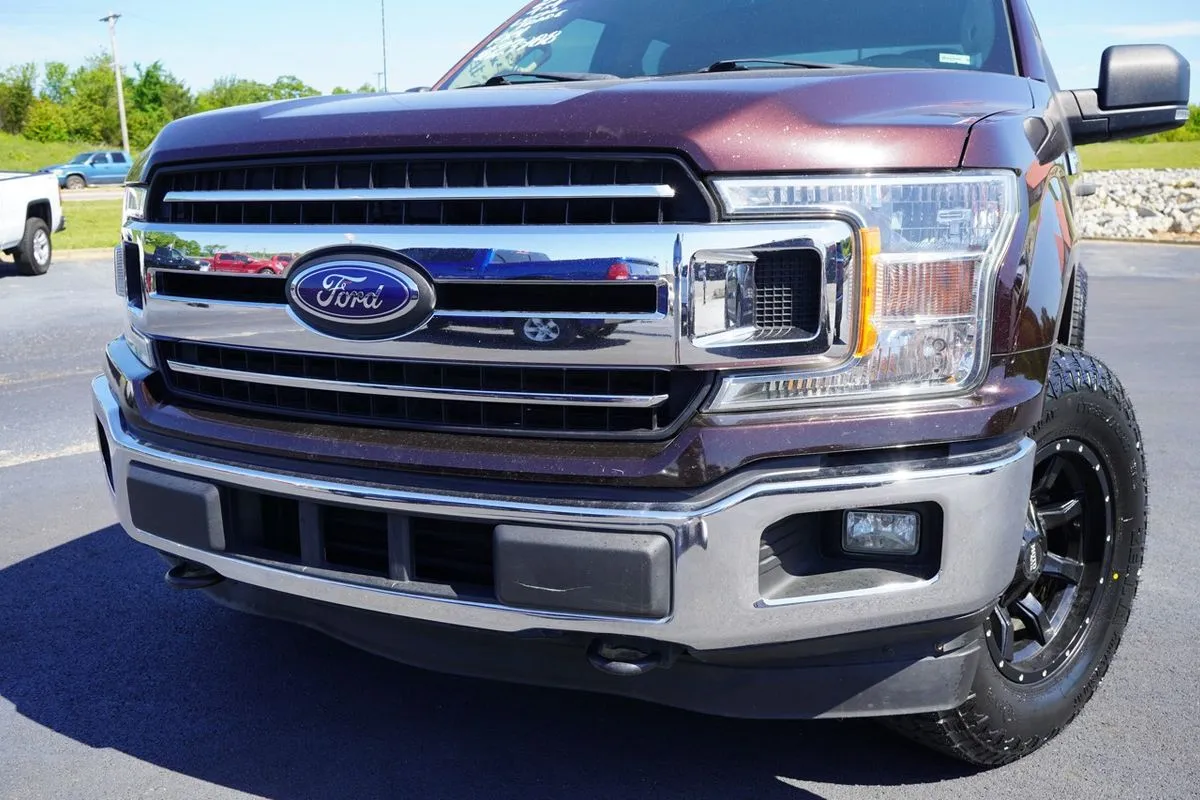 Ford F-150 photo 2