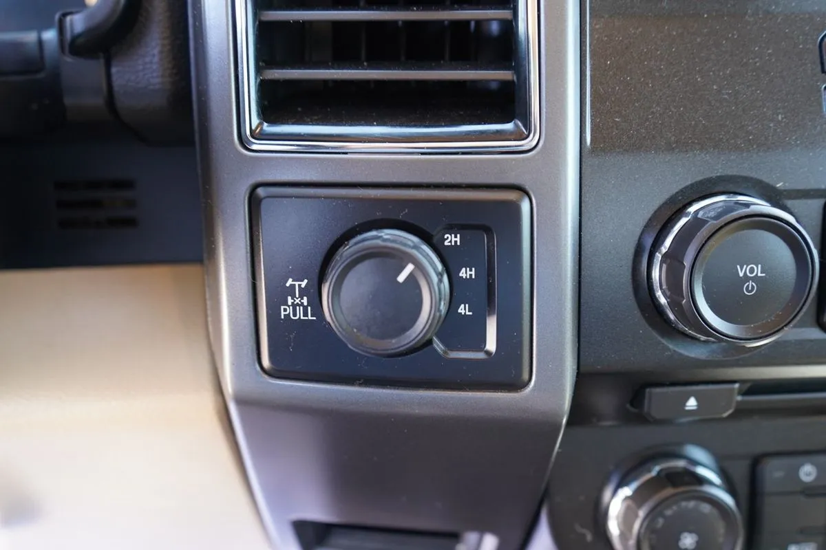 Ford F-150 photo 32