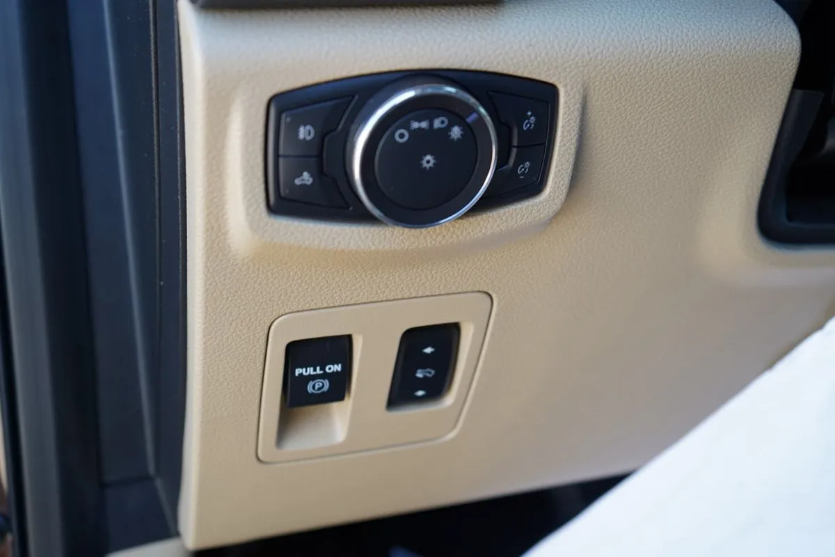 Ford F-150 photo 27