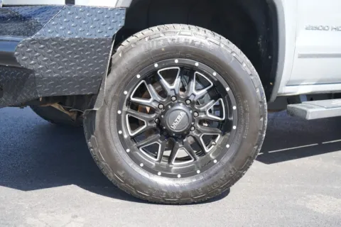 More photos of 2019 GMC Sierra 2500 HD SLT at West Plains Auto World, MO