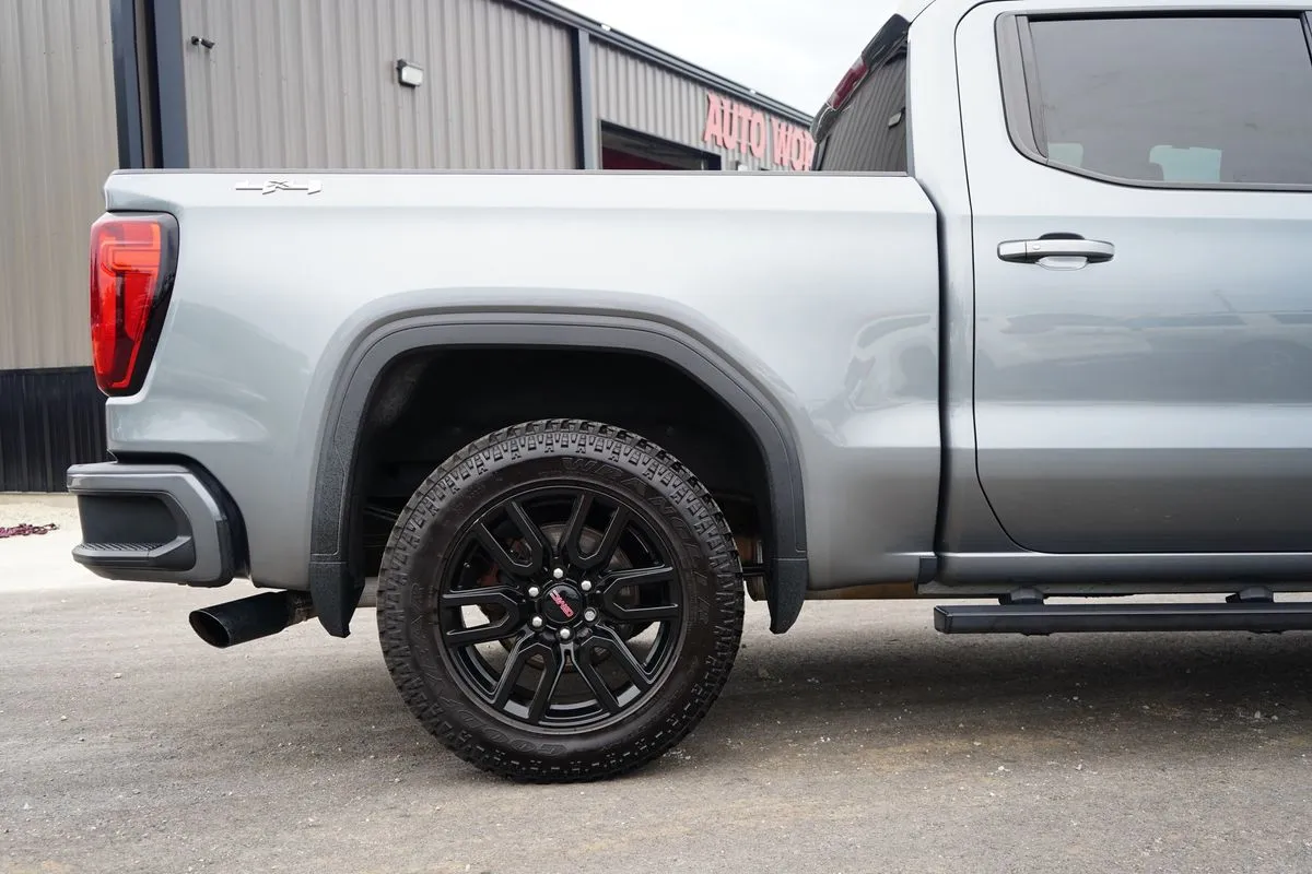GMC Sierra photo 11