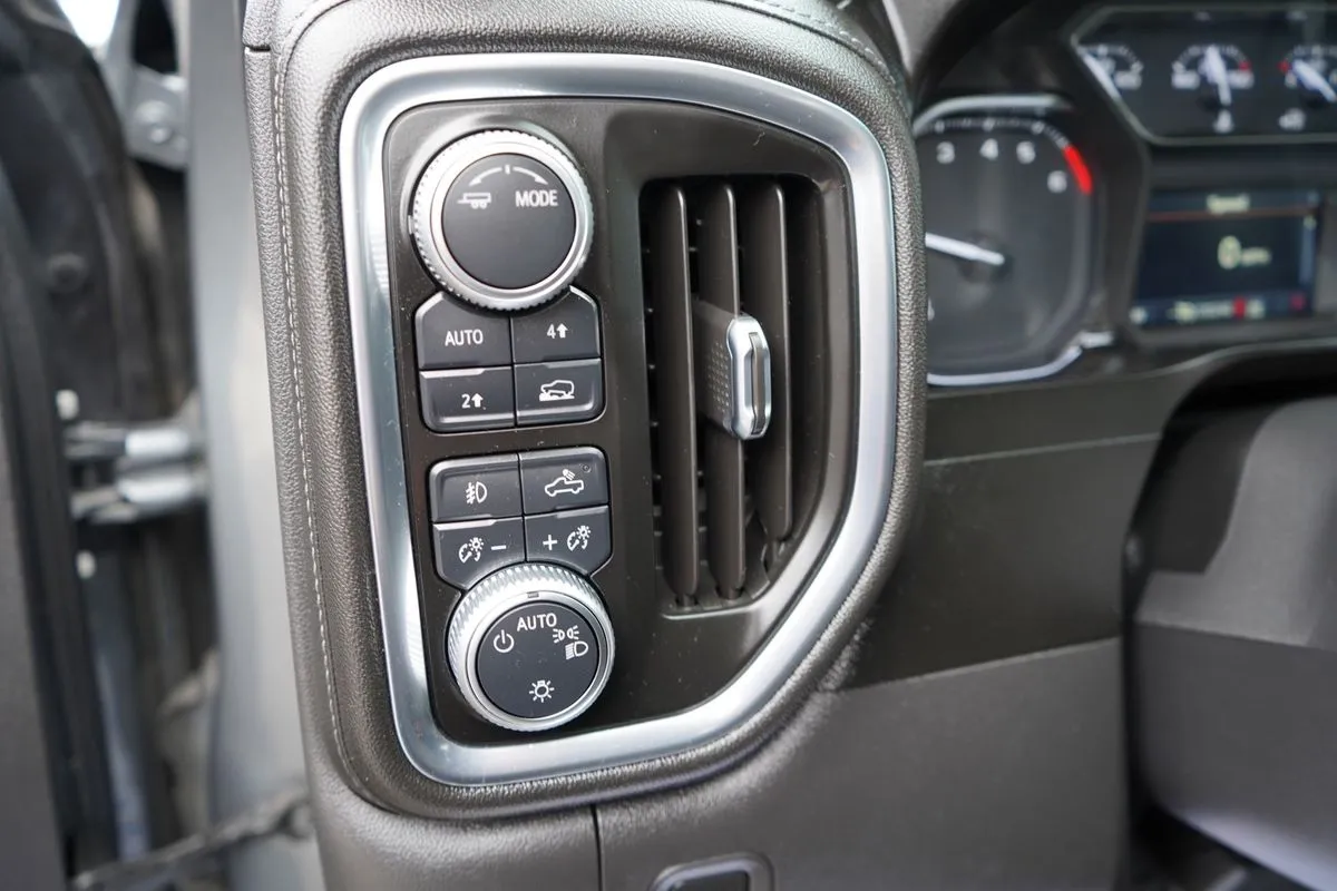 GMC Sierra photo 23