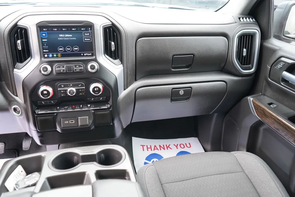 GMC Sierra photo 18