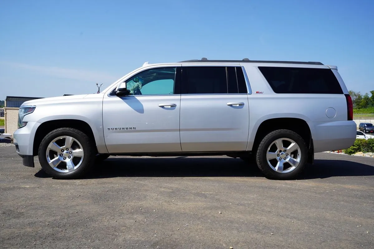 Chevrolet Suburban photo 6