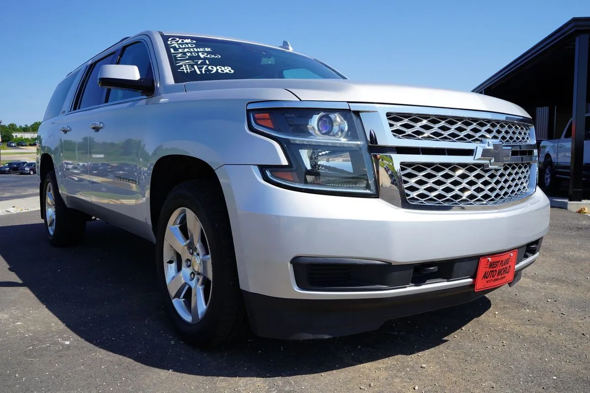 Chevrolet Suburban photo 12