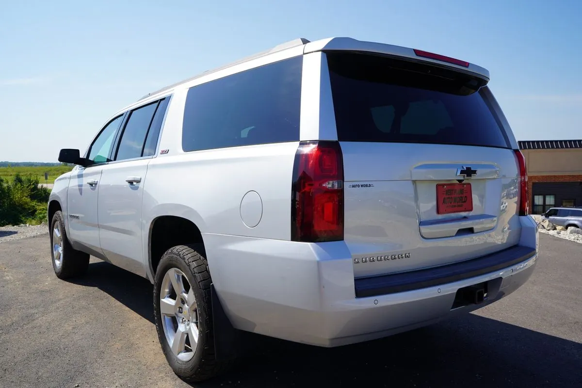 Chevrolet Suburban photo 8