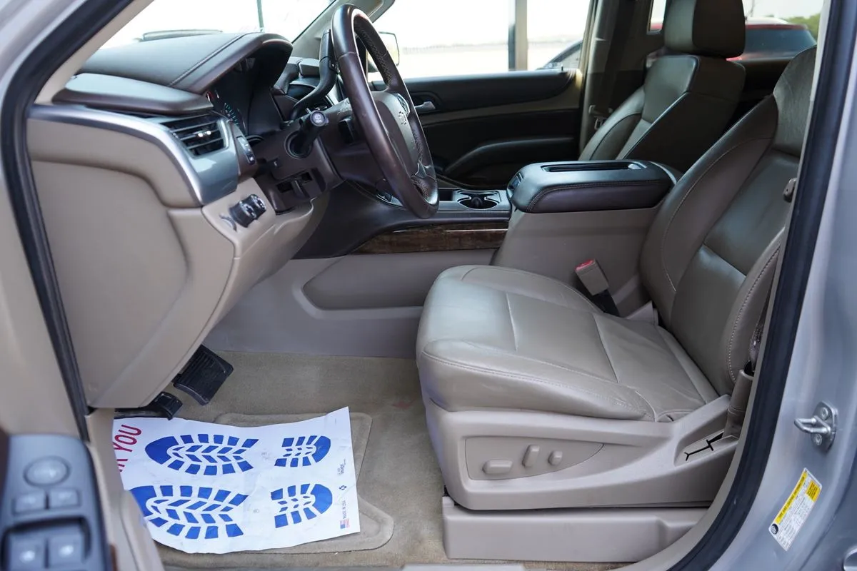 Chevrolet Suburban photo 15