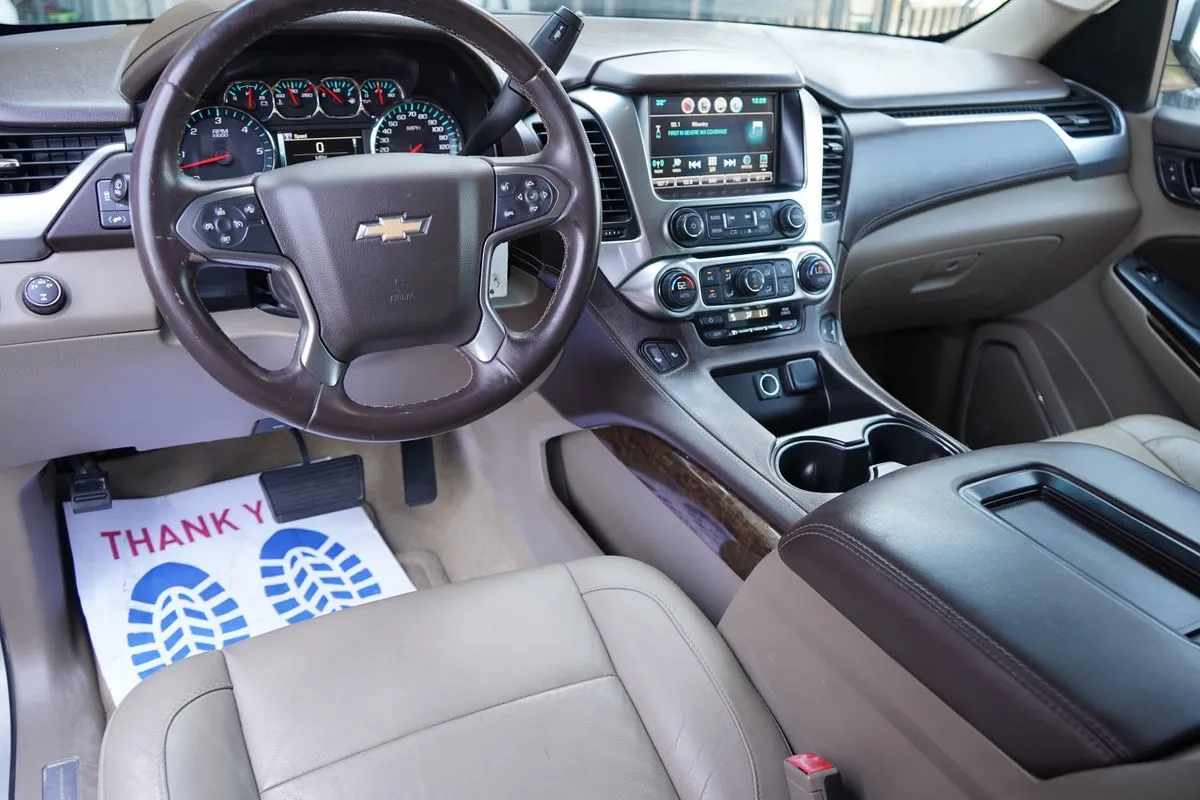 Chevrolet Suburban photo 18