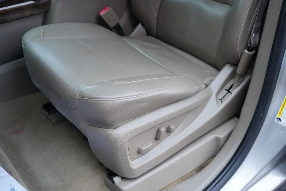 Chevrolet Suburban photo 17