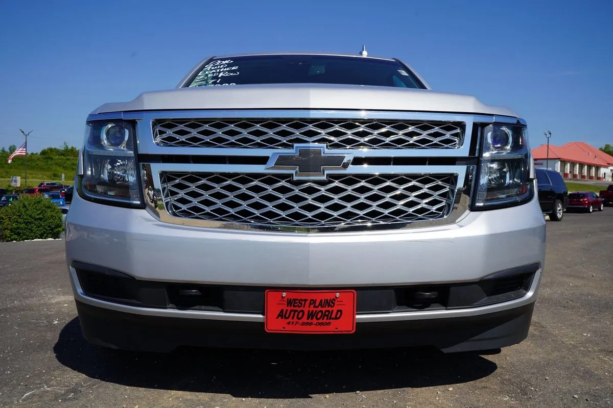 Chevrolet Suburban photo 13