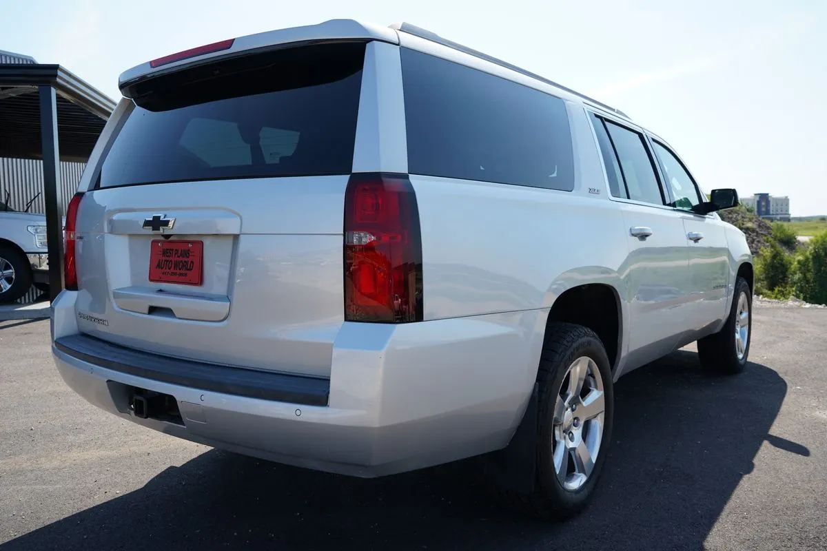 Chevrolet Suburban photo 10