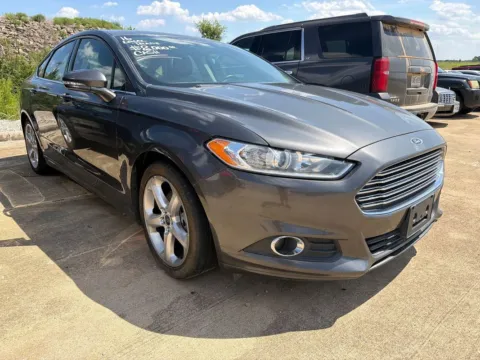 Gray 2016 Ford Fusion SE for sale in West Plains, MO