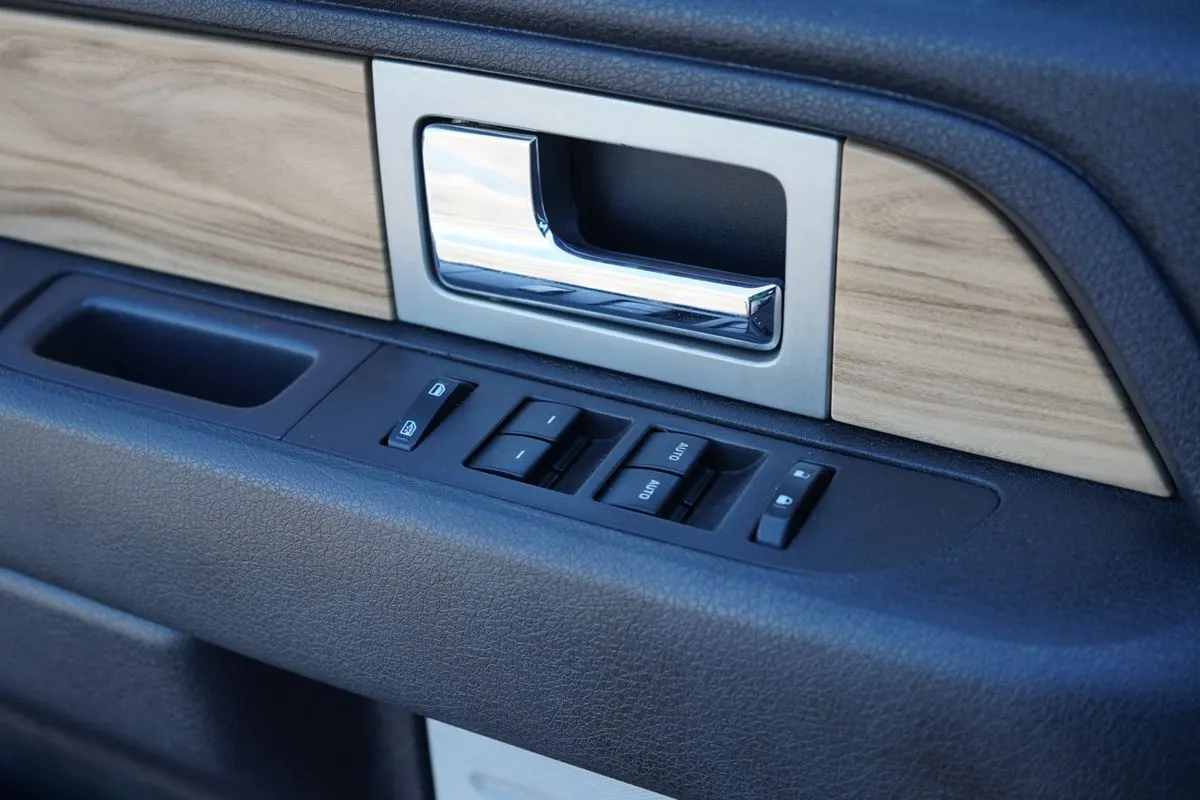 Ford F-150 photo 30