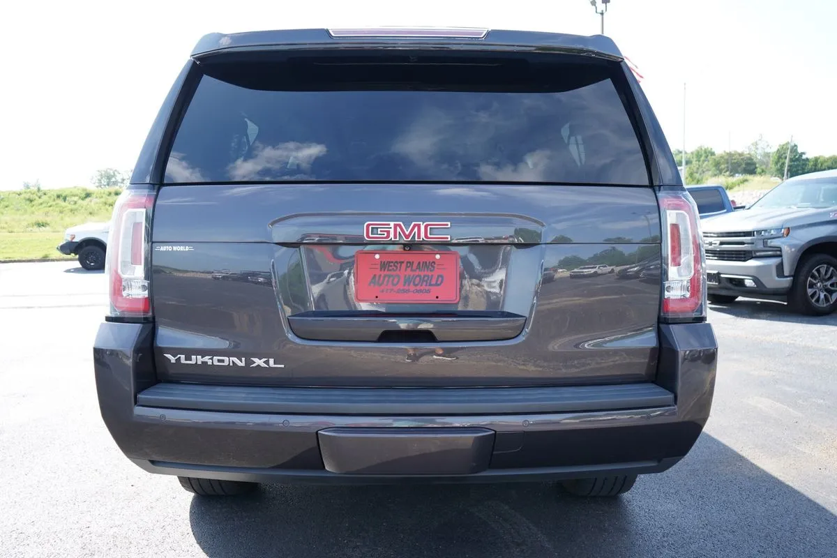 GMC Yukon XL photo 10