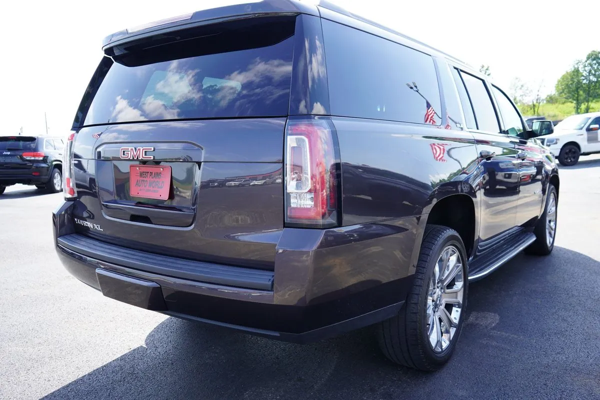 GMC Yukon XL photo 11