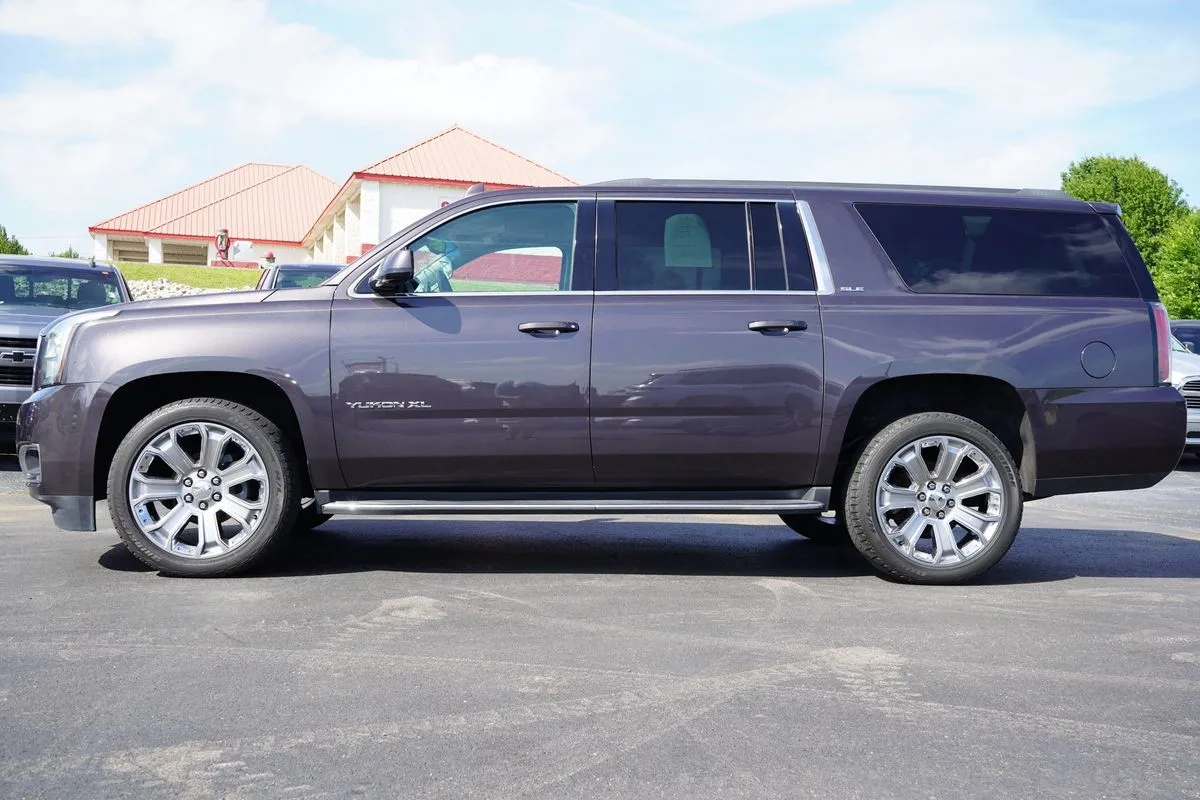GMC Yukon XL photo 7