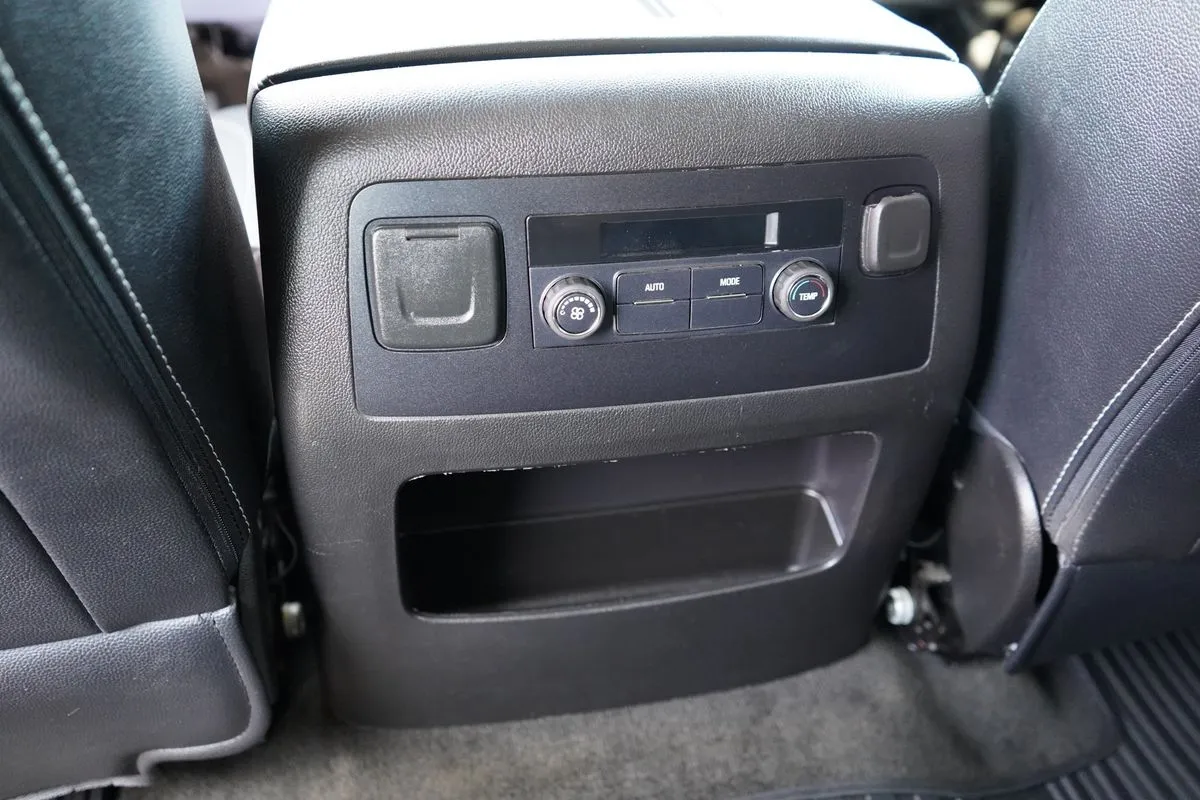GMC Yukon XL photo 24