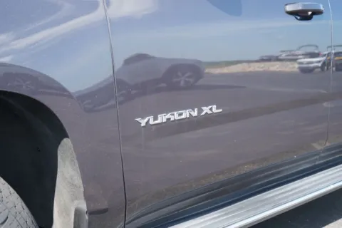 More photos of 2018 GMC Yukon XL SLE at West Plains Auto World, MO