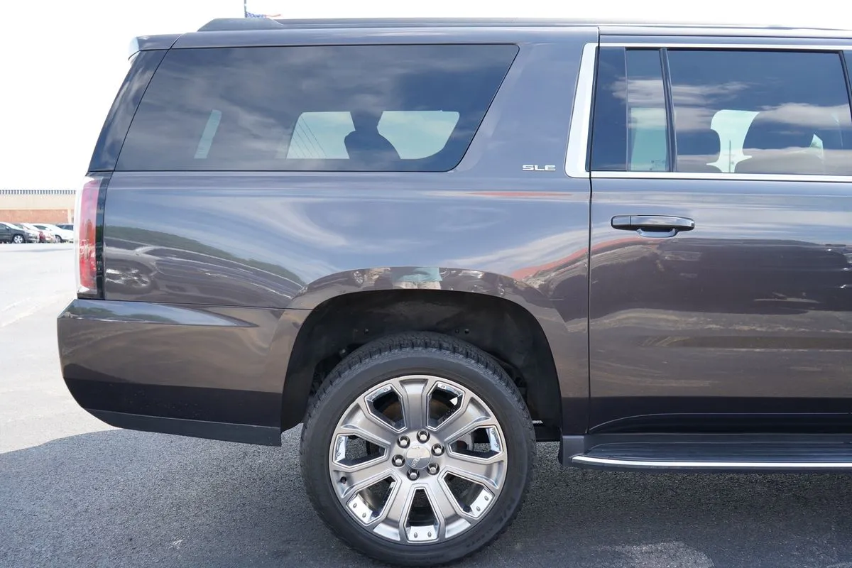 GMC Yukon XL photo 12