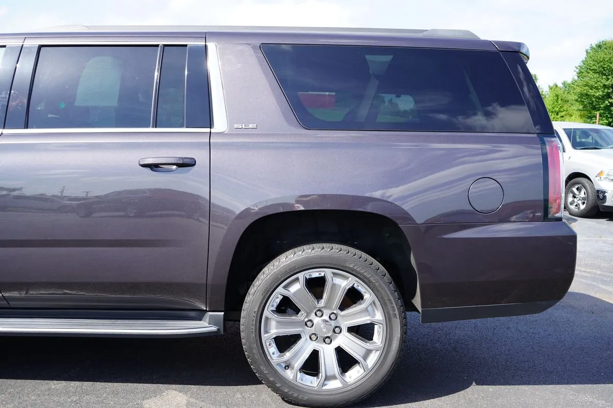 GMC Yukon XL photo 8