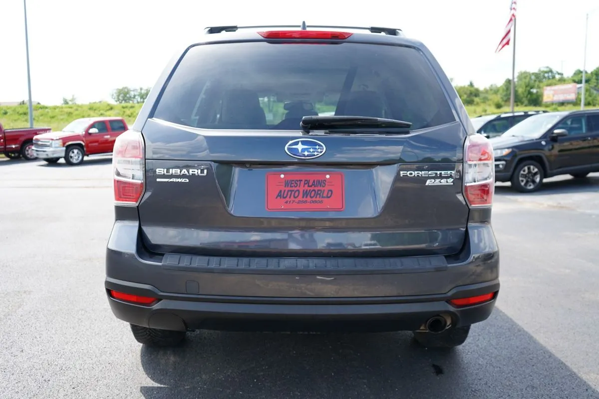 Subaru Forester photo 8