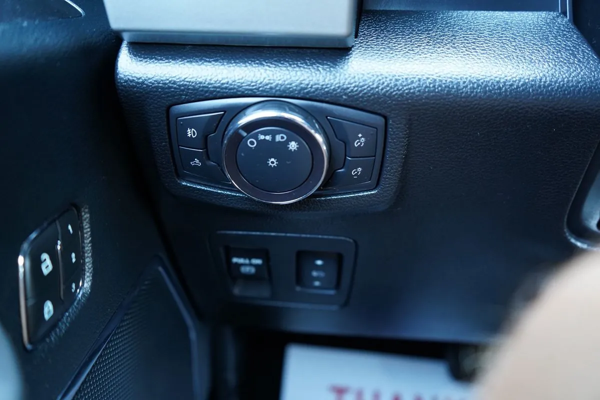 Ford F-150 photo 33