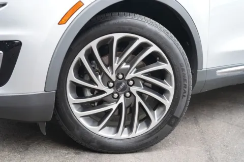More photos of 2019 Lincoln Nautilus Reserve at West Plains Auto World, MO