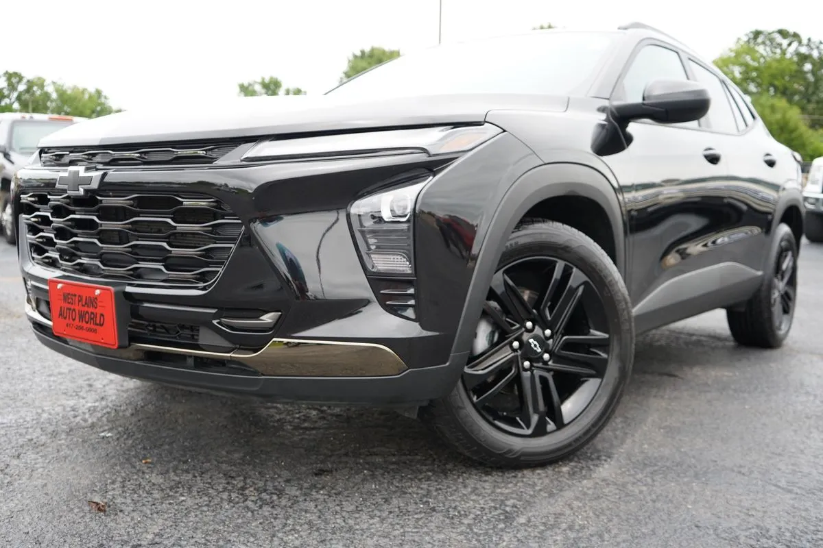 Black 2025 Chevrolet Trax FWD ACTIV for sale in West Plains, MO