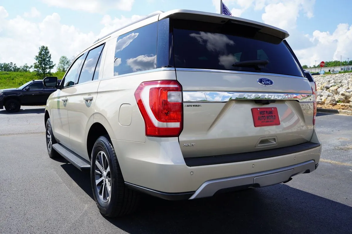 Ford Expedition photo 8