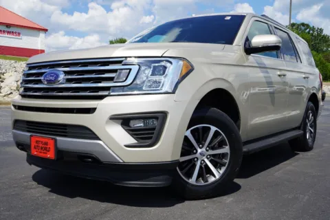 Gold 2018 Ford Expedition XLT for sale in West Plains, MO
