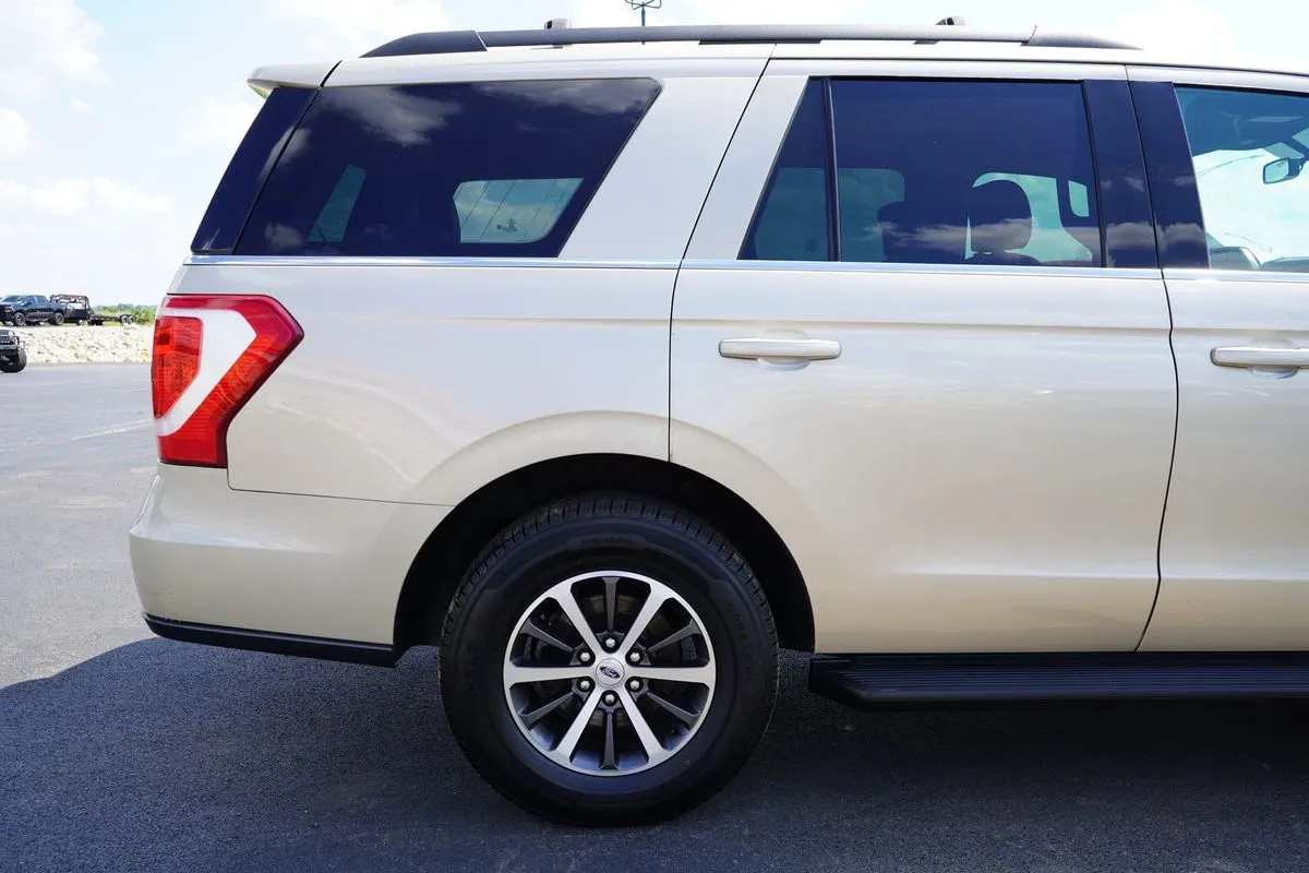 Ford Expedition photo 11