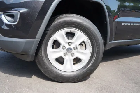 More photos of 2014 Jeep Grand Cherokee Laredo at West Plains Auto World, MO