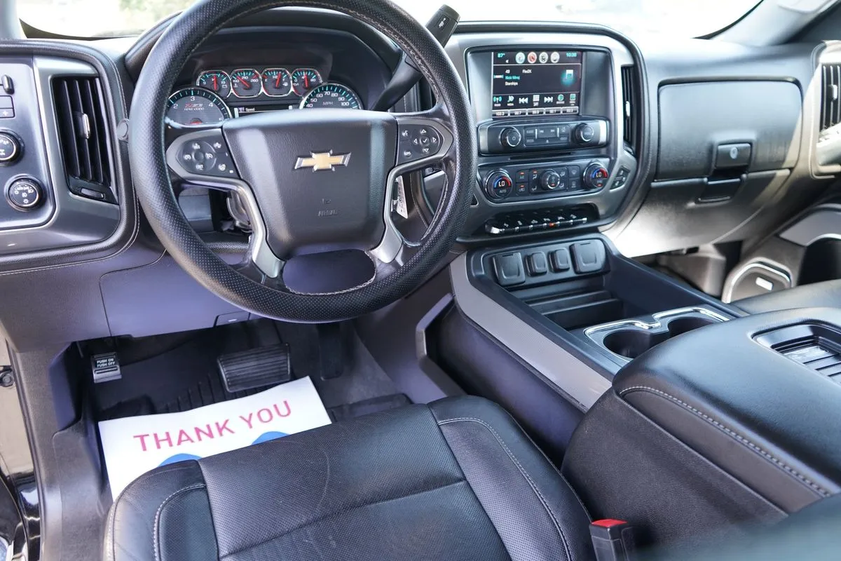 Chevrolet Silverado photo 16