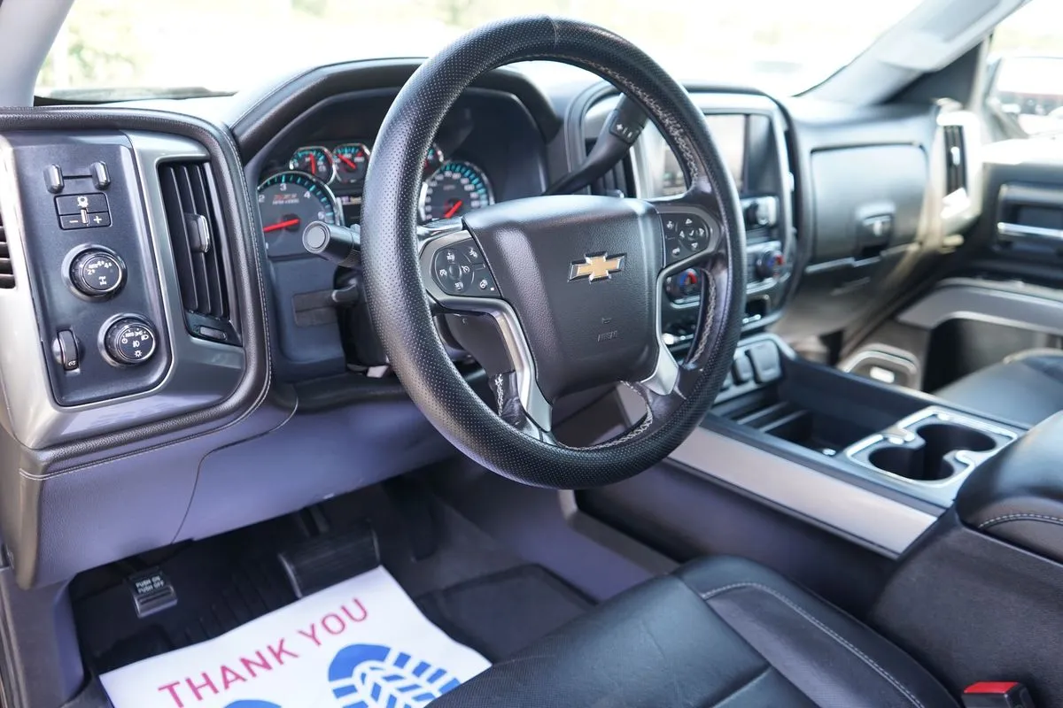 Chevrolet Silverado photo 22
