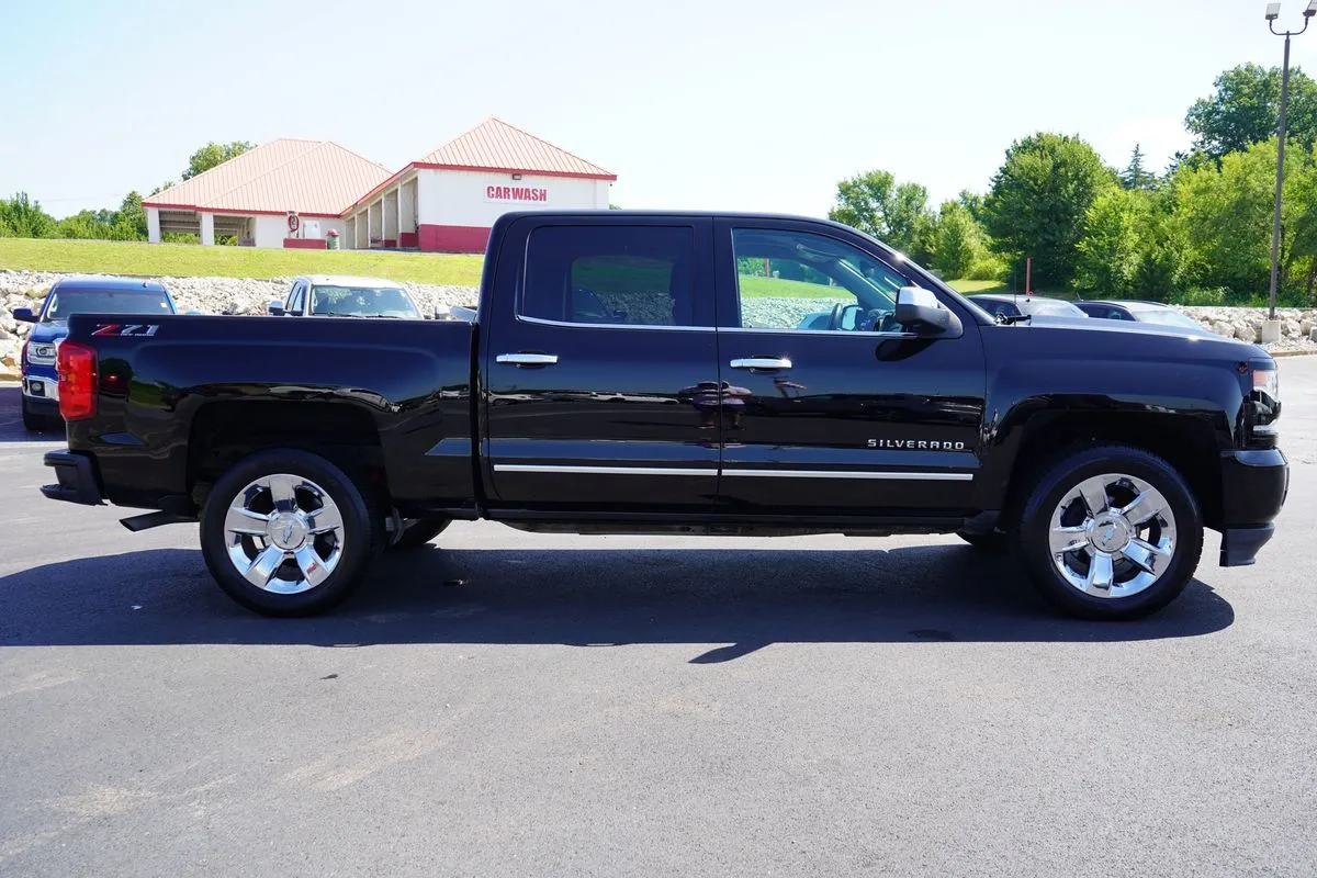 Chevrolet Silverado photo 12