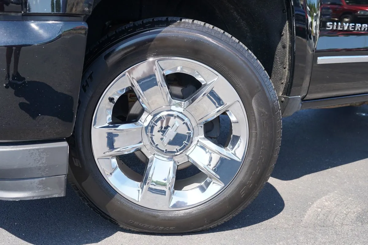Chevrolet Silverado photo 4