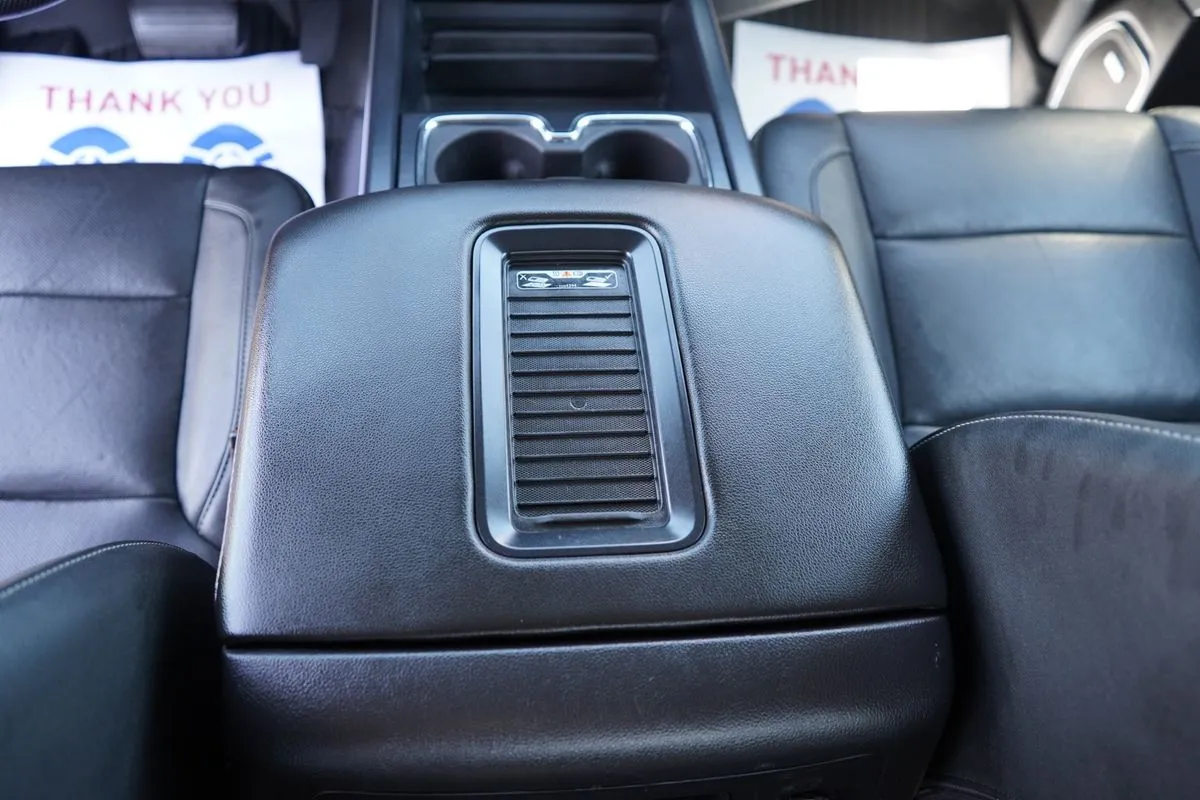 Chevrolet Silverado photo 24