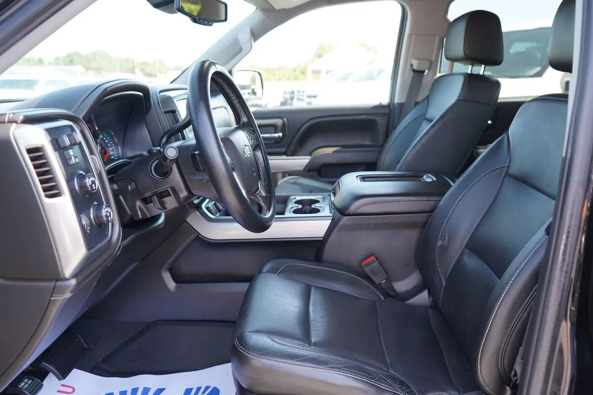 Chevrolet Silverado photo 21