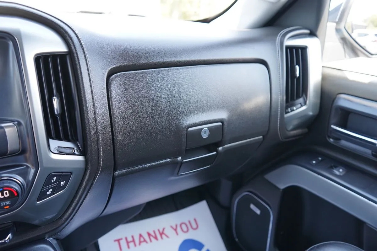 Chevrolet Silverado photo 35