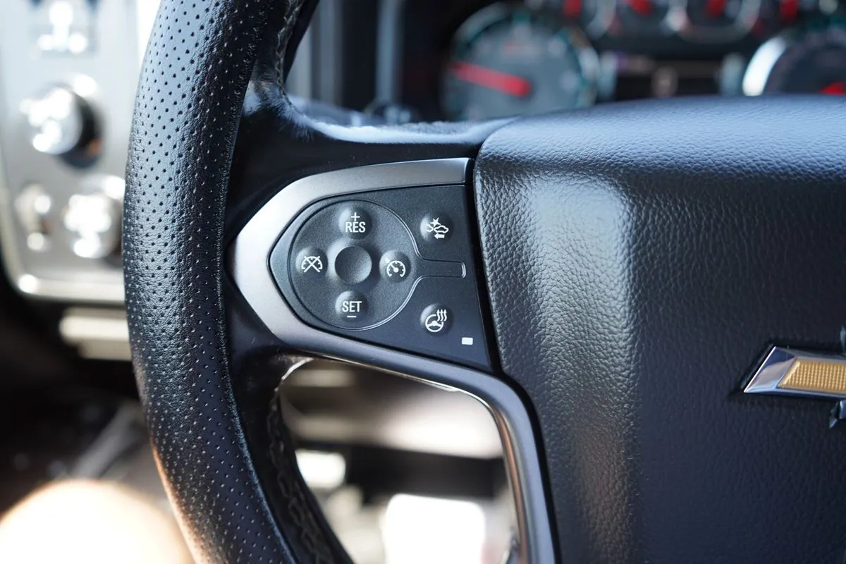 Chevrolet Silverado photo 32