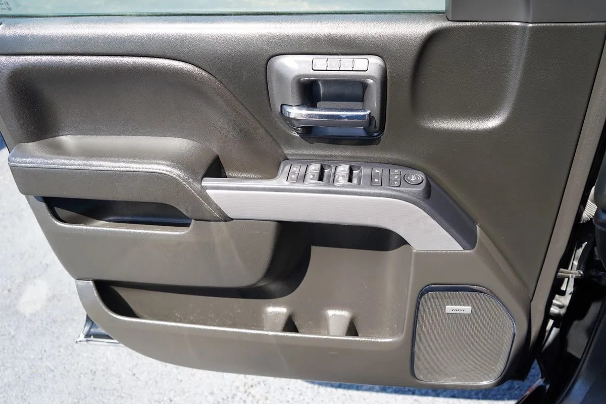 Chevrolet Silverado photo 36